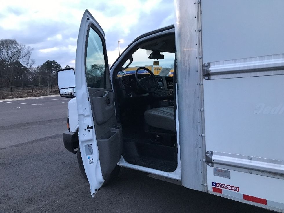 Light Duty Box Truck-Light and Medium Duty Trucks-GMC-2021-Savana G33903-Shreveport-LA-110,363\n\t\tmiles-$ 28,250 - Image 16