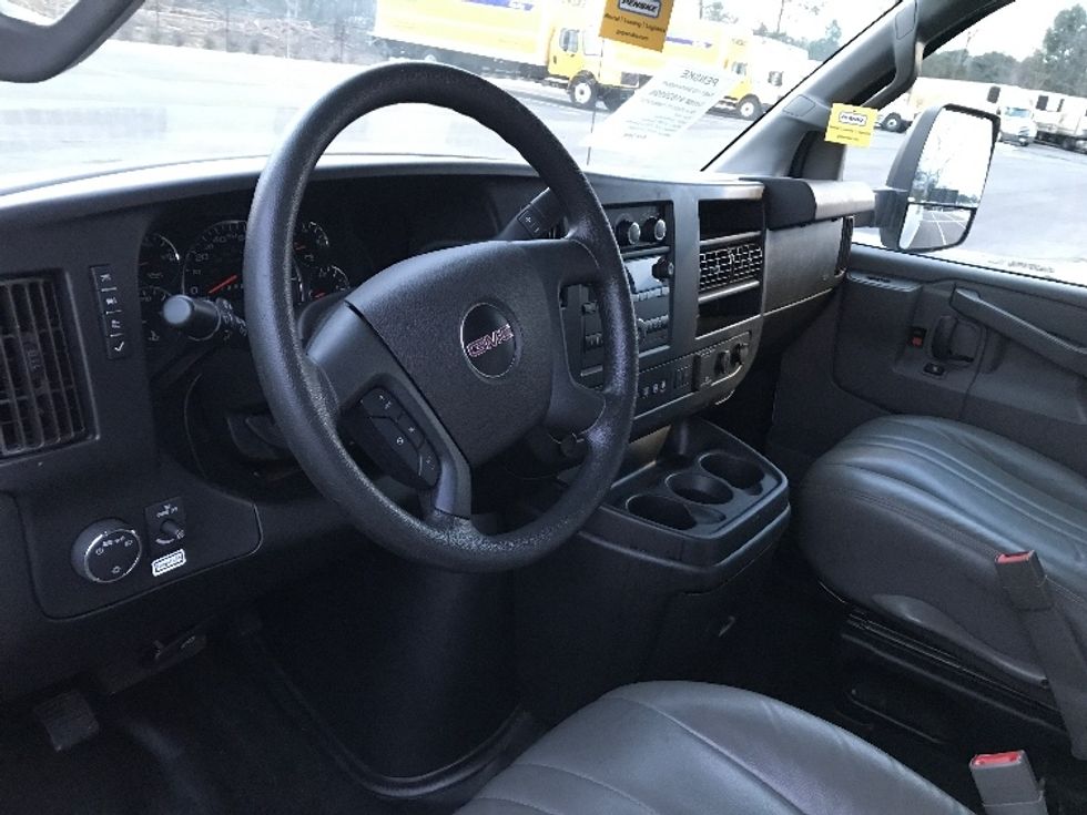 Light Duty Box Truck-Light and Medium Duty Trucks-GMC-2021-Savana G33903-Shreveport-LA-110,363\n\t\tmiles-$ 28,250 - Image 17