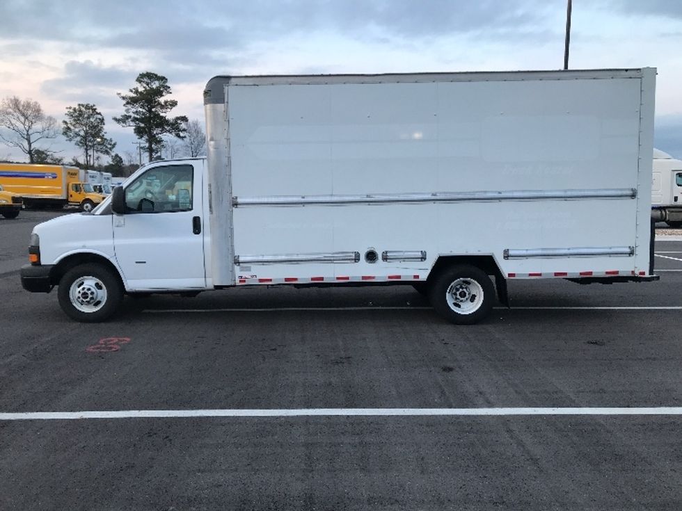 Light Duty Box Truck-Light and Medium Duty Trucks-GMC-2021-Savana G33903-Shreveport-LA-110,363\n\t\tmiles-$ 28,250 - Image 4