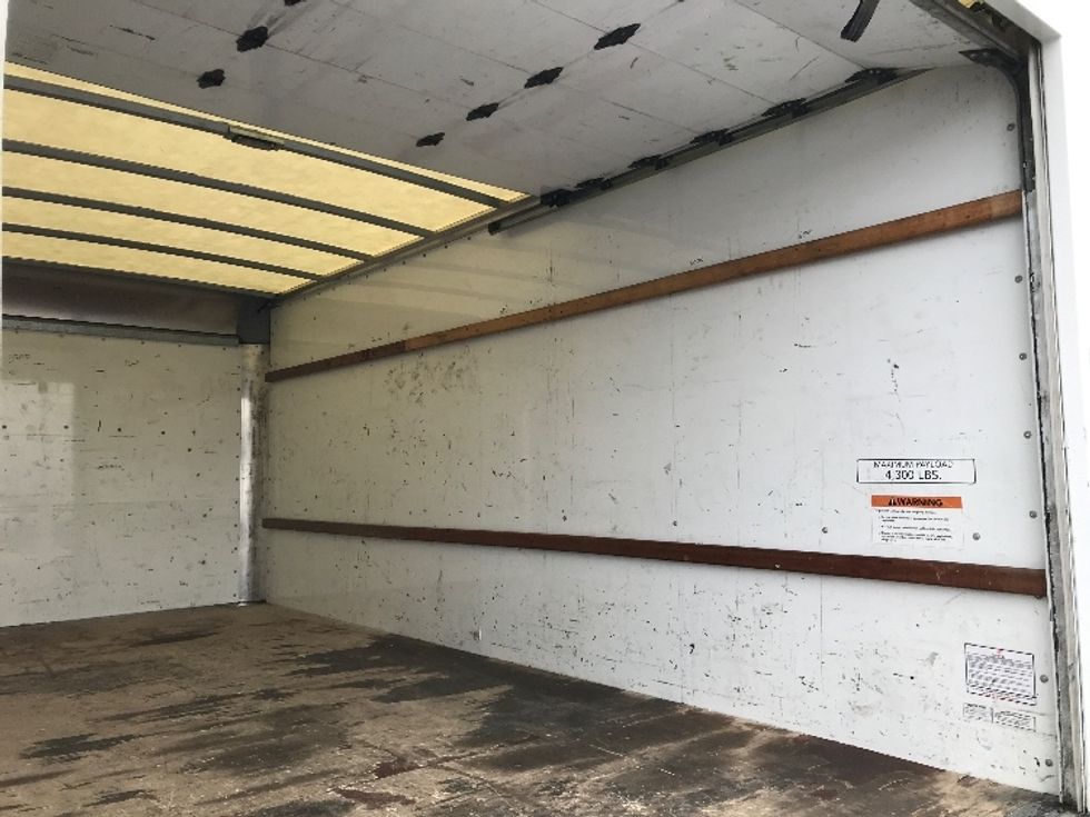 Light Duty Box Truck-Light and Medium Duty Trucks-GMC-2021-Savana G33903-Shreveport-LA-111,898\n\t\tmiles-$ 28,000 - Image 12