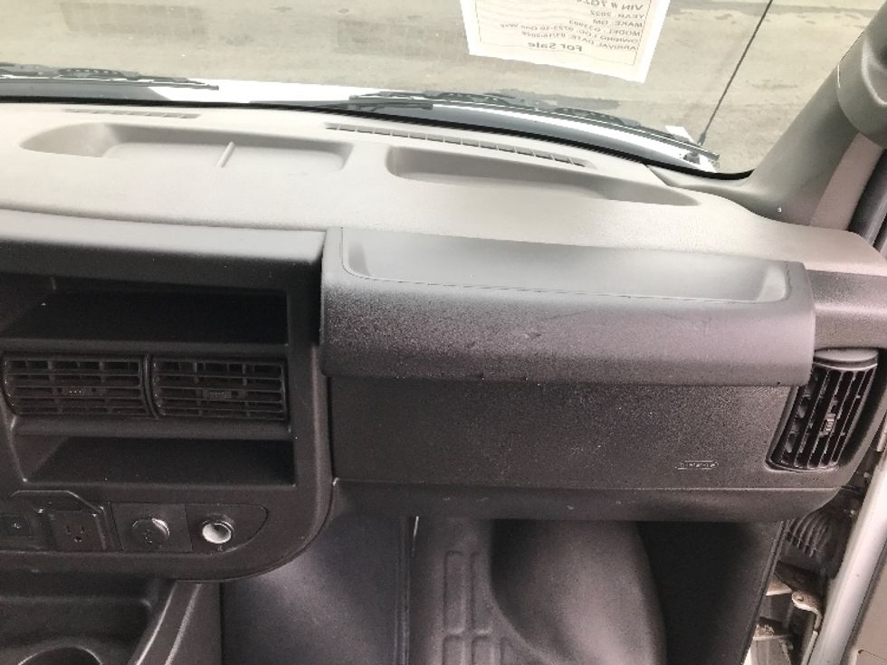 Light Duty Box Truck-Light and Medium Duty Trucks-GMC-2021-Savana G33903-Shreveport-LA-111,898\n\t\tmiles-$ 28,000 - Image 21