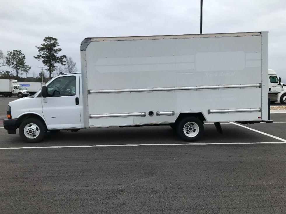 Light Duty Box Truck-Light and Medium Duty Trucks-GMC-2021-Savana G33903-Shreveport-LA-111,898\n\t\tmiles-$ 28,000 - Image 4