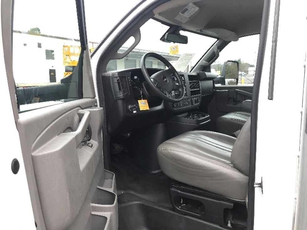 Light Duty Box Truck-Light and Medium Duty Trucks-GMC-2021-Savana G33903-Shreveport-LA-112,977\n\t\tmiles-$ 28,000 - Image 15