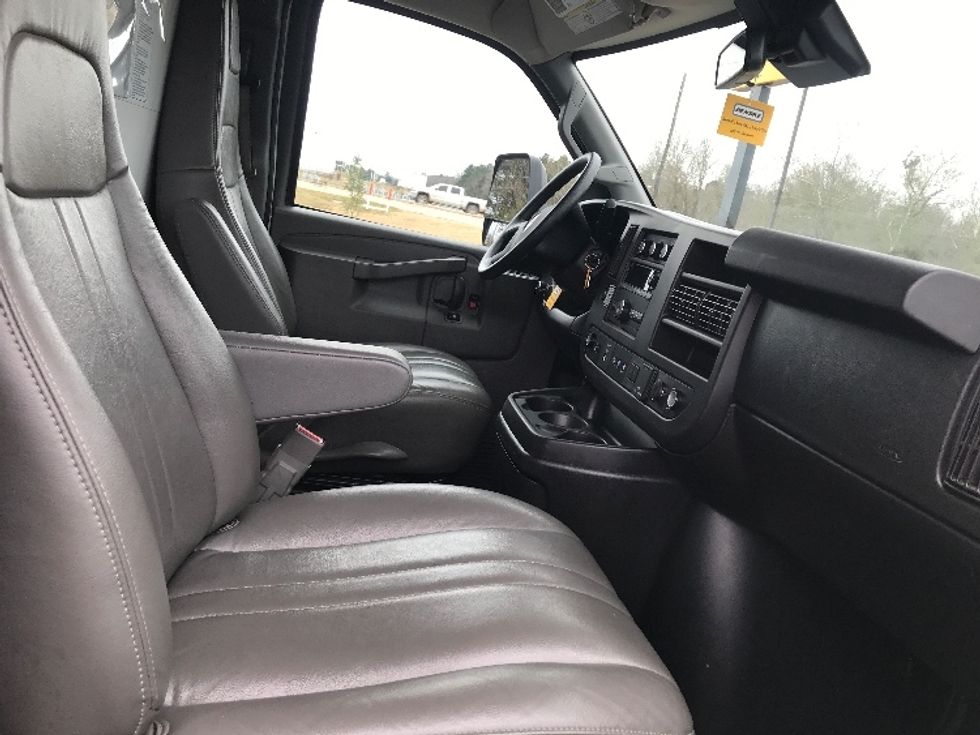 Light Duty Box Truck-Light and Medium Duty Trucks-GMC-2021-Savana G33903-Shreveport-LA-112,977\n\t\tmiles-$ 28,000 - Image 21