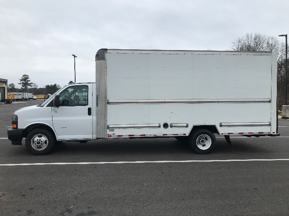 Light Duty Box Truck-Light and Medium Duty Trucks-GMC-2021-Savana G33903-Shreveport-LA-112,977\n\t\tmiles-$ 28,000 - Image 4