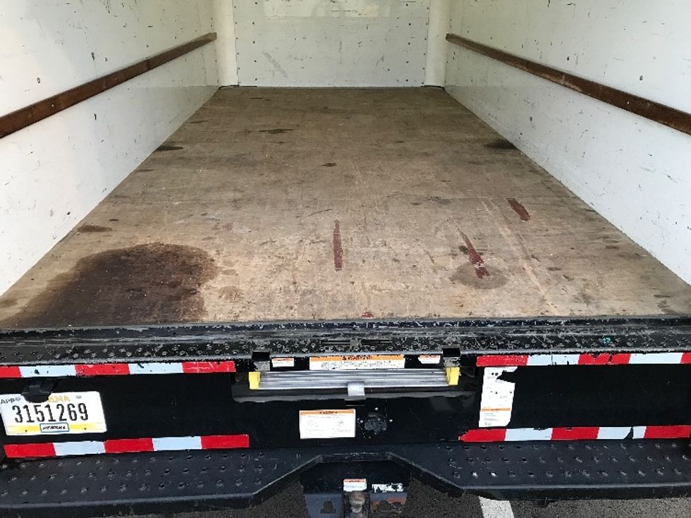 Light Duty Box Truck-Light and Medium Duty Trucks-GMC-2021-Savana G33903-Shreveport-LA-119,201\n\t\tmiles-$ 27,250 - Image 10