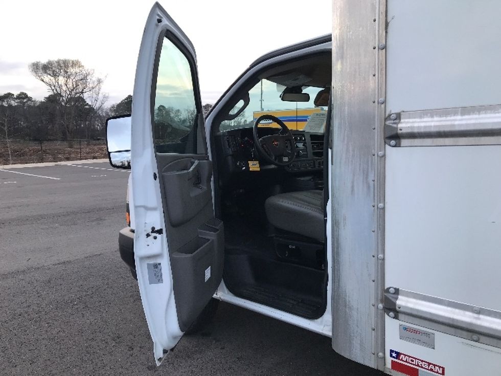 Light Duty Box Truck-Light and Medium Duty Trucks-GMC-2021-Savana G33903-Shreveport-LA-119,201\n\t\tmiles-$ 27,250 - Image 16