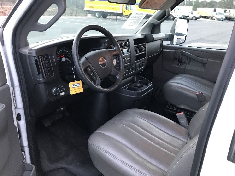 Light Duty Box Truck-Light and Medium Duty Trucks-GMC-2021-Savana G33903-Shreveport-LA-119,201\n\t\tmiles-$ 27,250 - Image 17