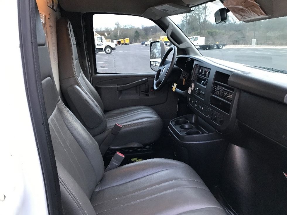 Light Duty Box Truck-Light and Medium Duty Trucks-GMC-2021-Savana G33903-Shreveport-LA-119,201\n\t\tmiles-$ 27,250 - Image 21