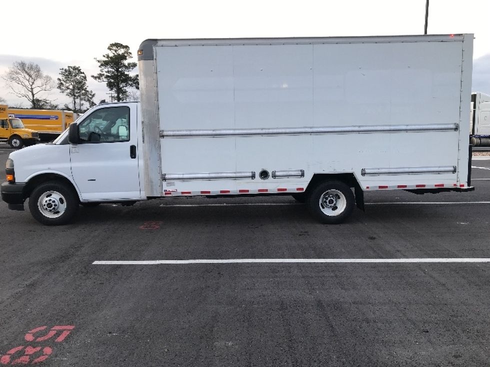 Light Duty Box Truck-Light and Medium Duty Trucks-GMC-2021-Savana G33903-Shreveport-LA-119,201\n\t\tmiles-$ 27,250 - Image 4