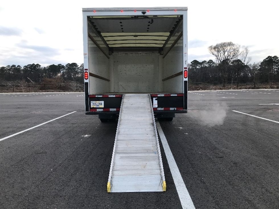 Light Duty Box Truck-Light and Medium Duty Trucks-GMC-2021-Savana G33903-Shreveport-LA-119,201\n\t\tmiles-$ 27,250 - Image 9