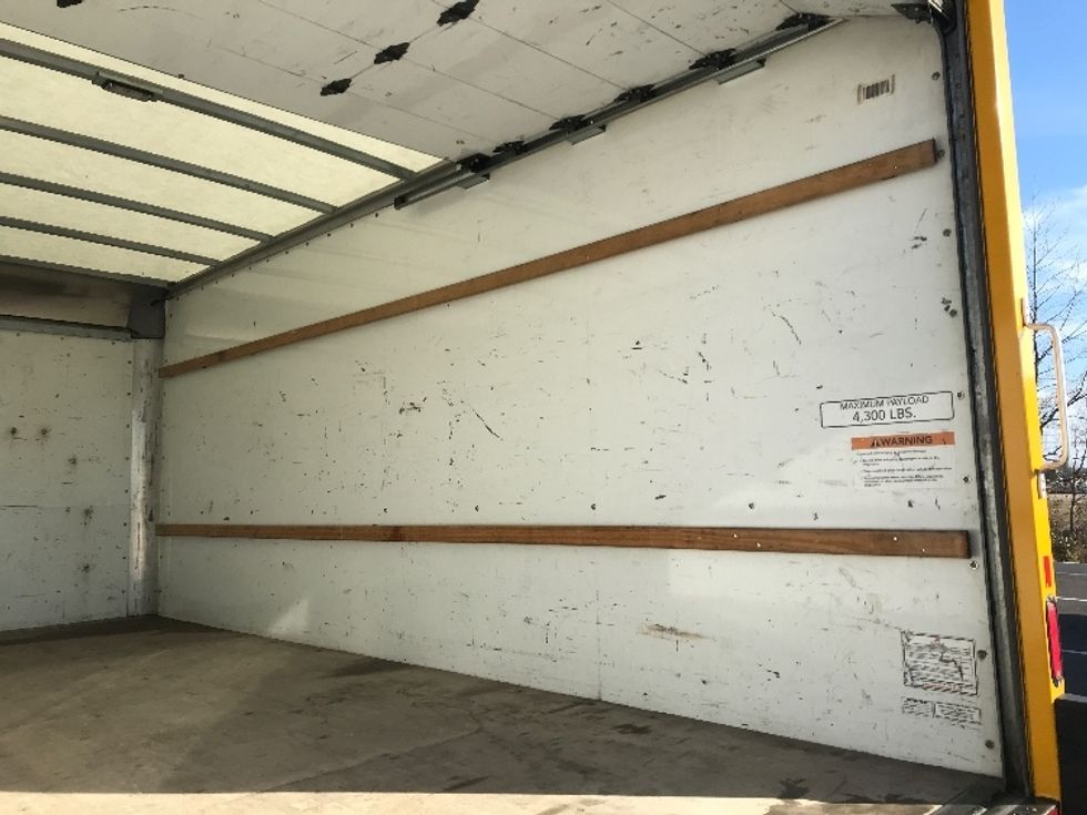 Light Duty Box Truck-Light and Medium Duty Trucks-GMC-2021-Savana G33903-Shreveport-LA-121,080\n\t\tmiles-$ 24,000 - Image 11