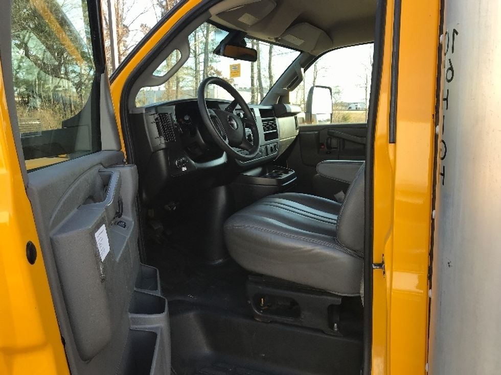 Light Duty Box Truck-Light and Medium Duty Trucks-GMC-2021-Savana G33903-Shreveport-LA-121,080\n\t\tmiles-$ 24,000 - Image 15