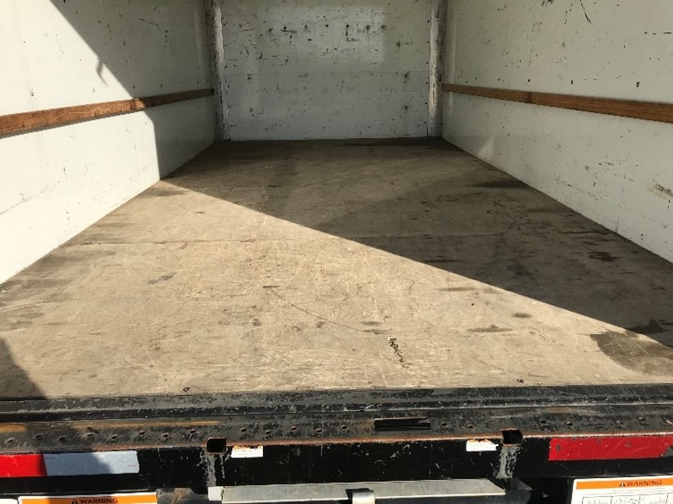 Light Duty Box Truck-Light and Medium Duty Trucks-GMC-2021-Savana G33903-Shreveport-LA-121,080\n\t\tmiles-$ 24,000 - Image 9