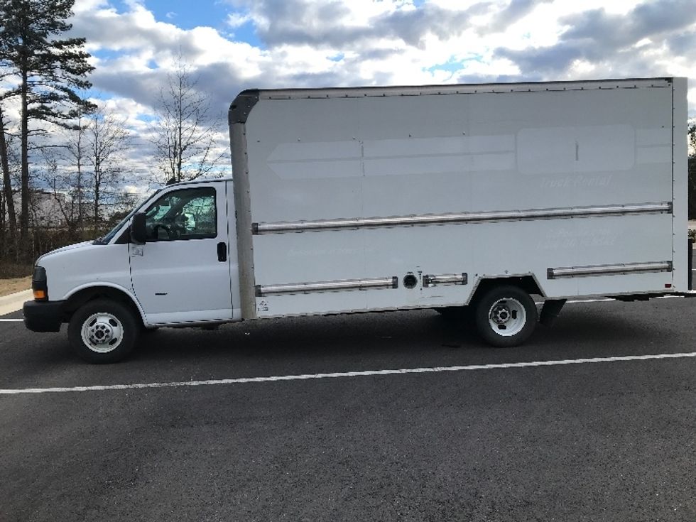 Light Duty Box Truck-Light and Medium Duty Trucks-GMC-2021-Savana G33903-Shreveport-LA-125,859\n\t\tmiles-$ 26,250 - Image 4