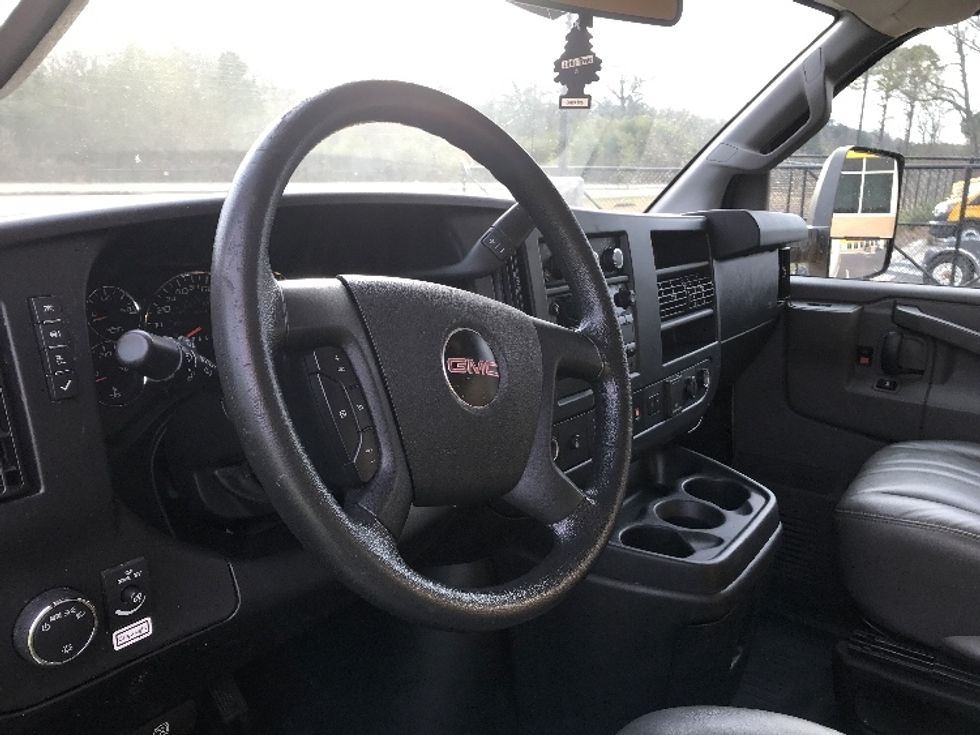 Light Duty Box Truck-Light and Medium Duty Trucks-GMC-2021-Savana G33903-Shreveport-LA-93,446\n\t\tmiles-$ 27,250 - Image 16