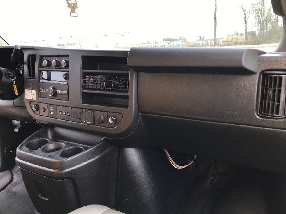 Light Duty Box Truck-Light and Medium Duty Trucks-GMC-2021-Savana G33903-Shreveport-LA-93,446\n\t\tmiles-$ 27,250 - Image 17