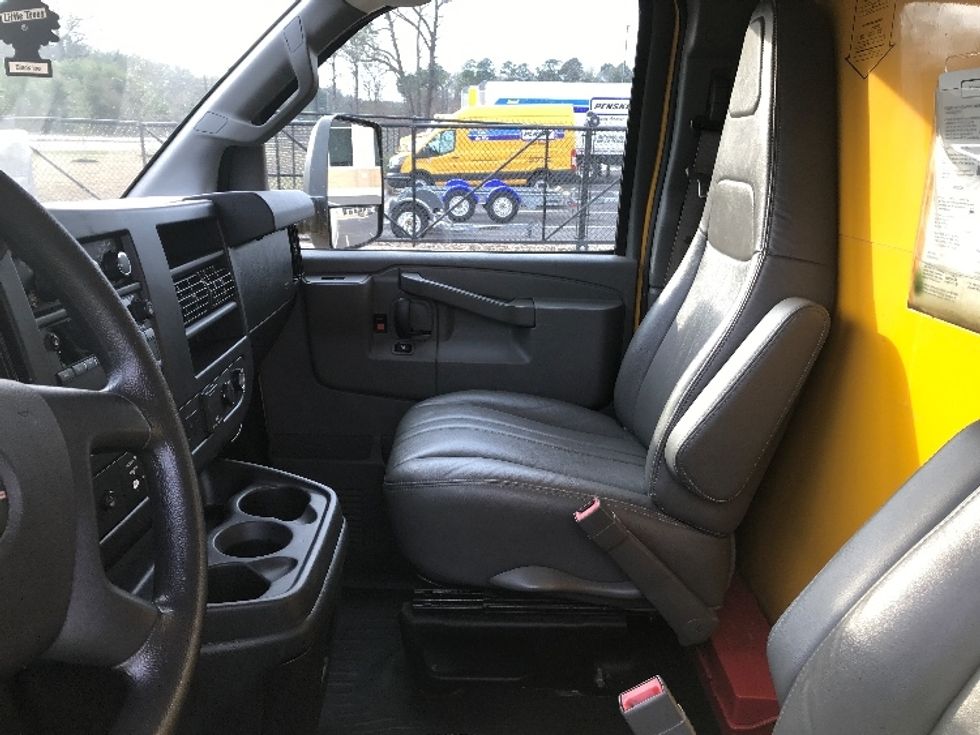 Light Duty Box Truck-Light and Medium Duty Trucks-GMC-2021-Savana G33903-Shreveport-LA-93,446\n\t\tmiles-$ 27,250 - Image 19