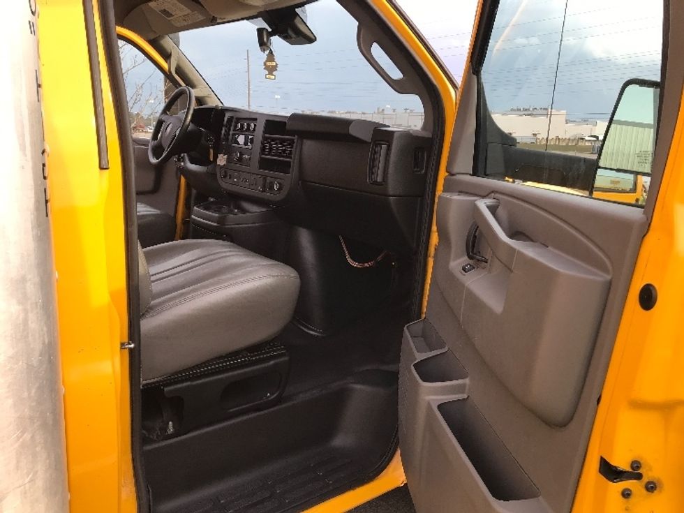 Light Duty Box Truck-Light and Medium Duty Trucks-GMC-2021-Savana G33903-Shreveport-LA-93,446\n\t\tmiles-$ 27,250 - Image 20