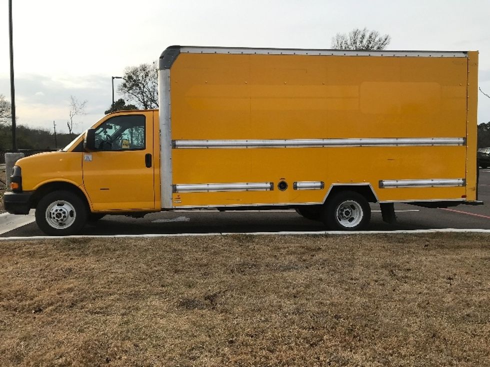 Light Duty Box Truck-Light and Medium Duty Trucks-GMC-2021-Savana G33903-Shreveport-LA-93,446\n\t\tmiles-$ 27,250 - Image 4