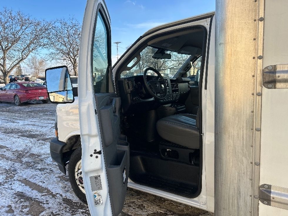 Light Duty Box Truck-Light and Medium Duty Trucks-GMC-2021-Savana G33903-Sioux Falls-SD-104,012\n\t\tmiles-$ 28,750 - Image 17