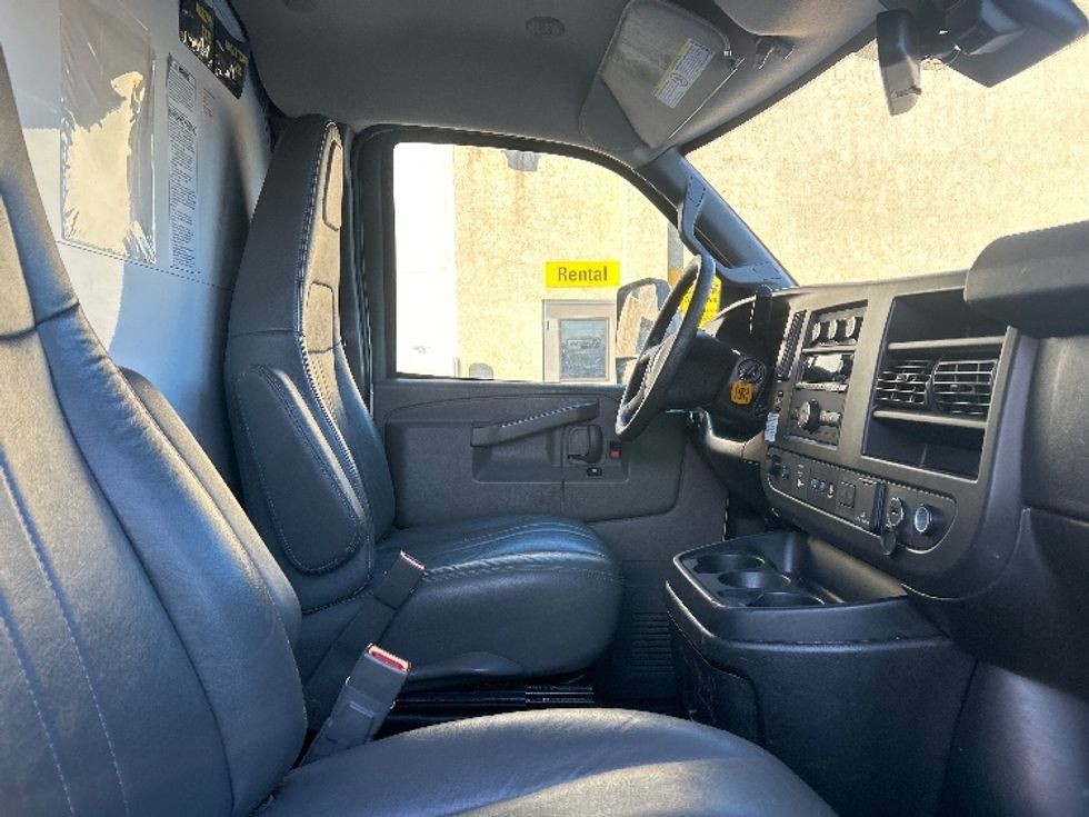 Light Duty Box Truck-Light and Medium Duty Trucks-GMC-2021-Savana G33903-Sioux Falls-SD-104,012\n\t\tmiles-$ 28,750 - Image 22