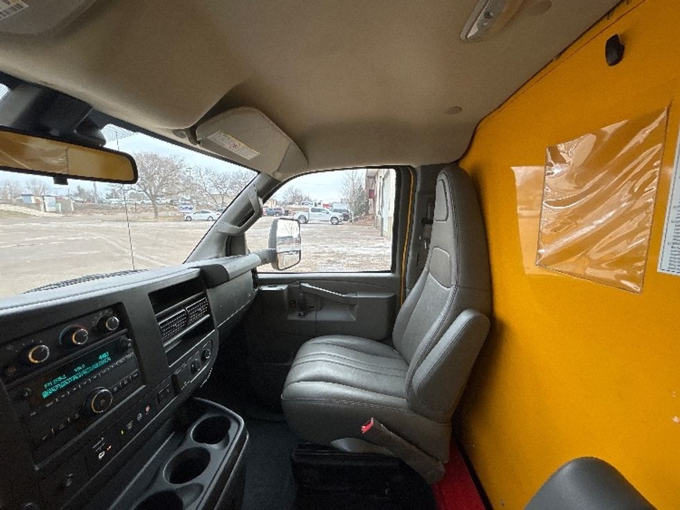 Light Duty Box Truck-Light and Medium Duty Trucks-GMC-2021-Savana G33903-Sioux Falls-SD-86,967\n\t\tmiles-$ 28,500 - Image 16