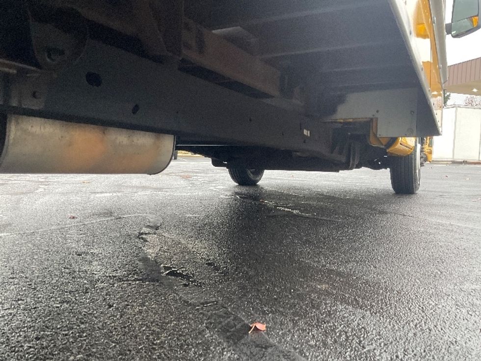 Light Duty Box Truck-Light and Medium Duty Trucks-GMC-2021-Savana G33903-South Bend-IN-129,614\n\t\tmiles-$ 21,750 - Image 14