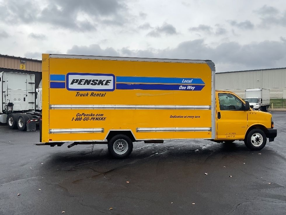 Light Duty Box Truck-Light and Medium Duty Trucks-GMC-2021-Savana G33903-South Bend-IN-129,614\n\t\tmiles-$ 21,750 - Image 15
