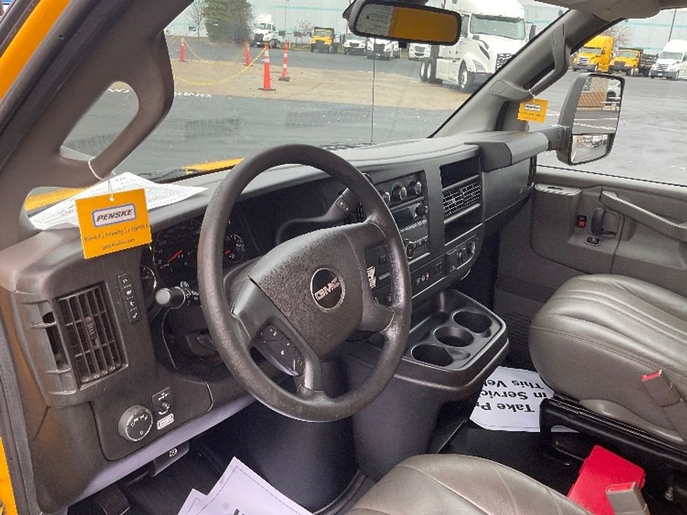 Light Duty Box Truck-Light and Medium Duty Trucks-GMC-2021-Savana G33903-South Bend-IN-129,614\n\t\tmiles-$ 21,750 - Image 17