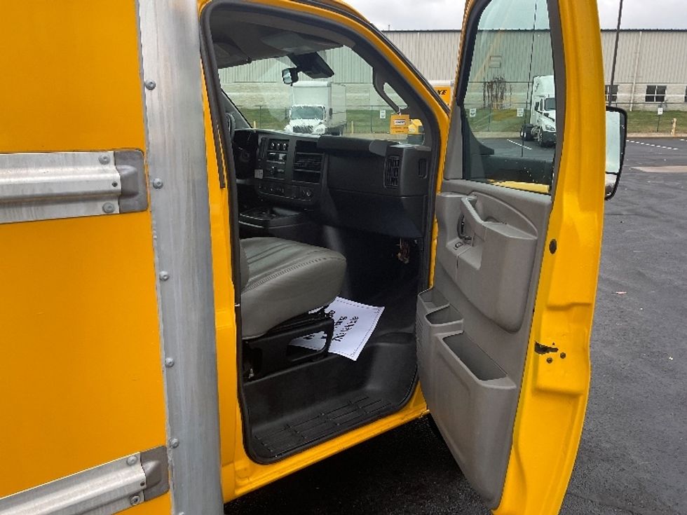 Light Duty Box Truck-Light and Medium Duty Trucks-GMC-2021-Savana G33903-South Bend-IN-129,614\n\t\tmiles-$ 21,750 - Image 20