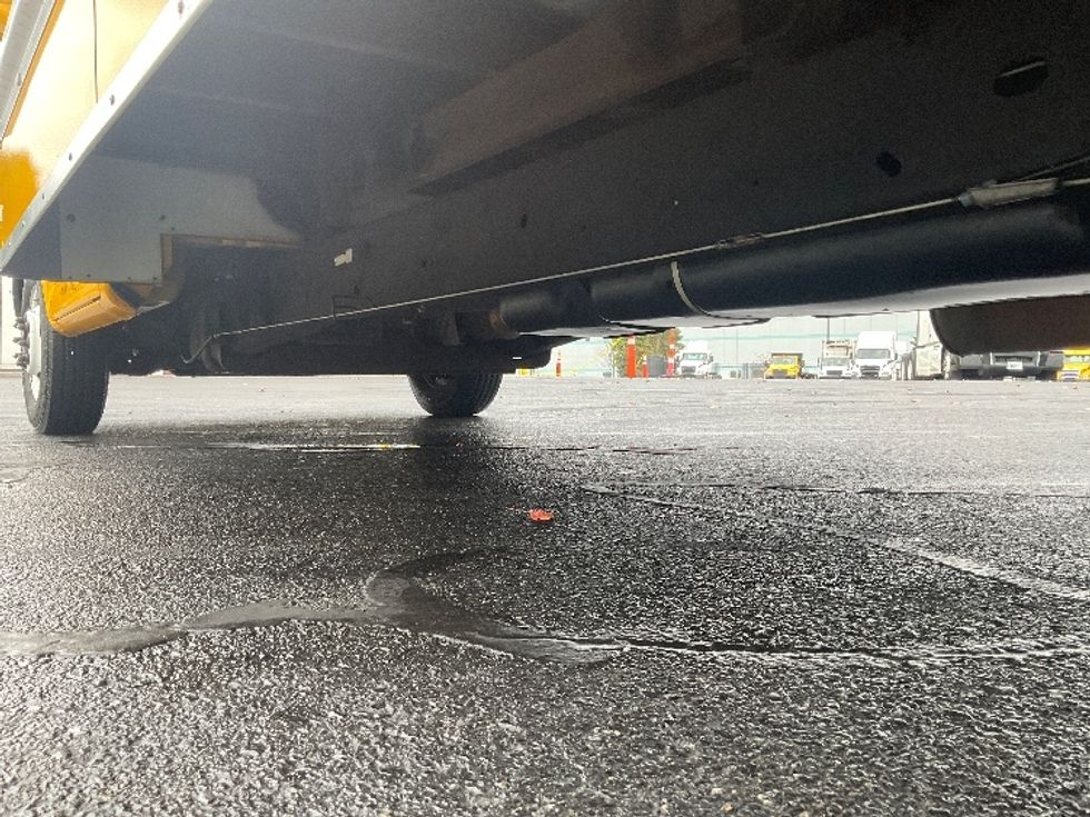 Light Duty Box Truck-Light and Medium Duty Trucks-GMC-2021-Savana G33903-South Bend-IN-129,614\n\t\tmiles-$ 21,750 - Image 5