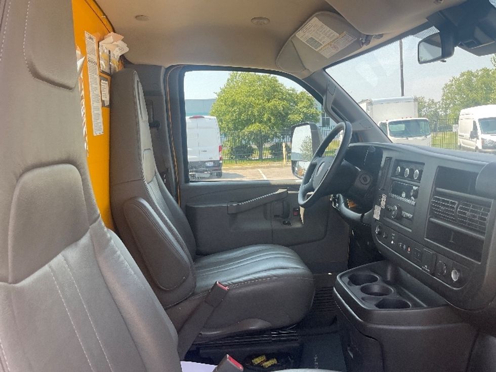 Light Duty Box Truck-Light and Medium Duty Trucks-GMC-2021-Savana G33903-South Bend-IN-84,125\n\t\tmiles-$ 26,000 - Image 22