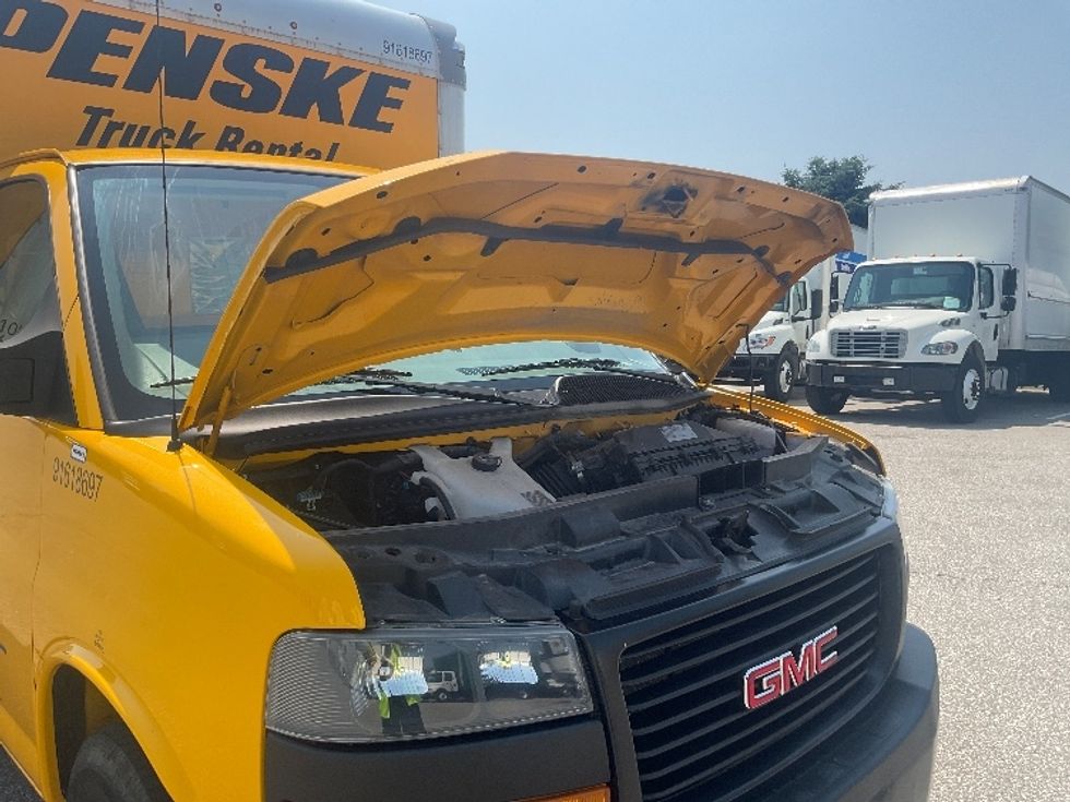 Light Duty Box Truck-Light and Medium Duty Trucks-GMC-2021-Savana G33903-South Bend-IN-84,125\n\t\tmiles-$ 26,000 - Image 23