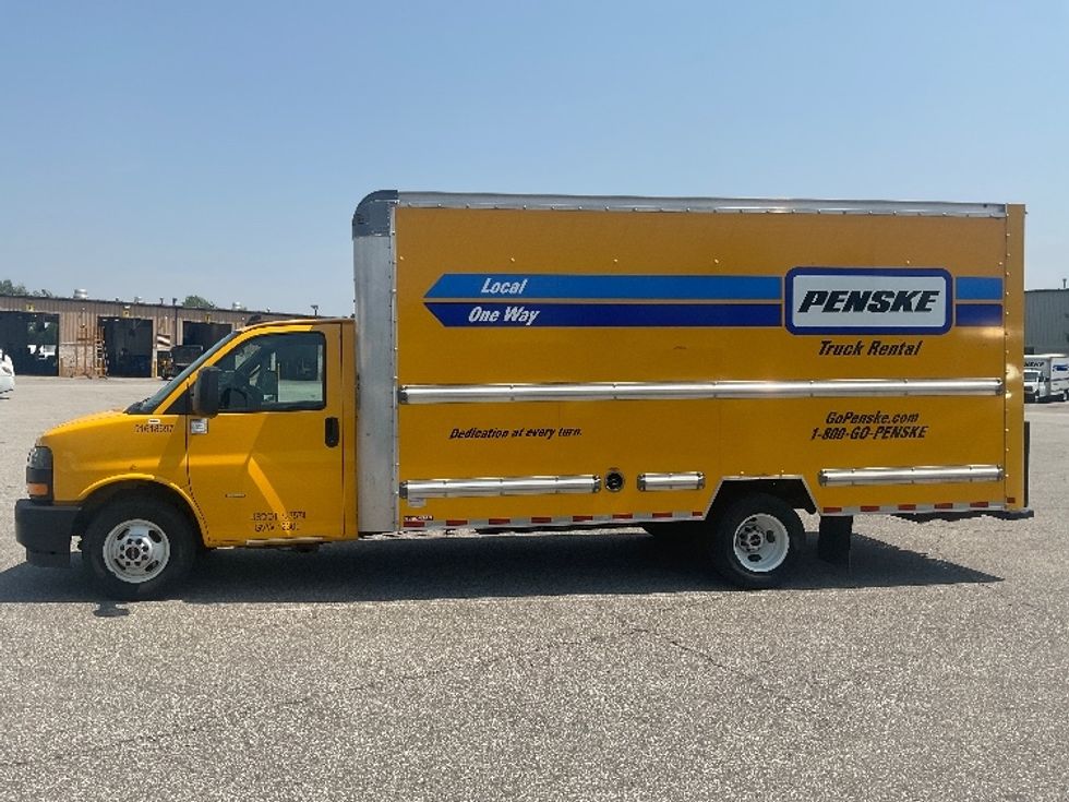 Light Duty Box Truck-Light and Medium Duty Trucks-GMC-2021-Savana G33903-South Bend-IN-84,125\n\t\tmiles-$ 26,000 - Image 4