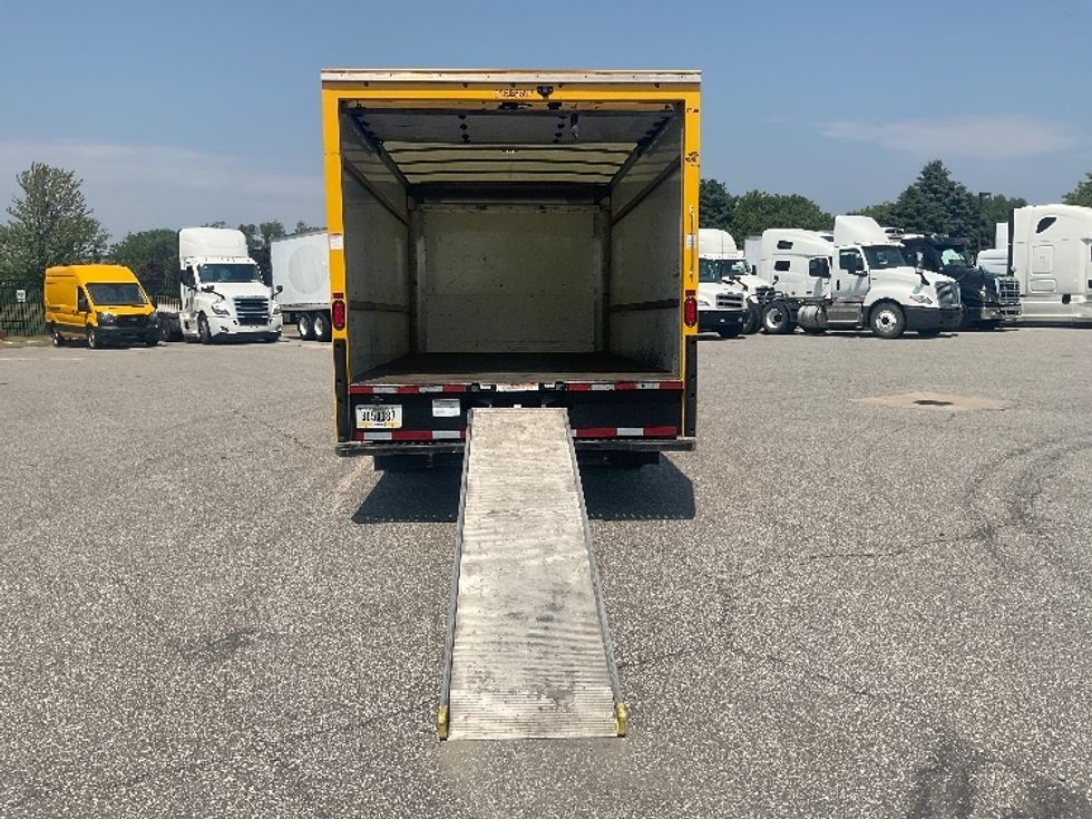 Light Duty Box Truck-Light and Medium Duty Trucks-GMC-2021-Savana G33903-South Bend-IN-84,125\n\t\tmiles-$ 26,000 - Image 9