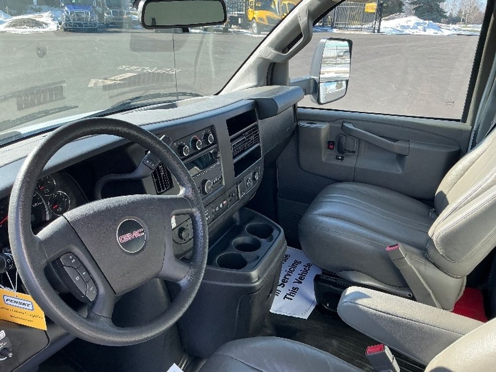 Light Duty Box Truck-Light and Medium Duty Trucks-GMC-2021-Savana G33903-South Bend-IN-84,777\n\t\tmiles-$ 30,250 - Image 17