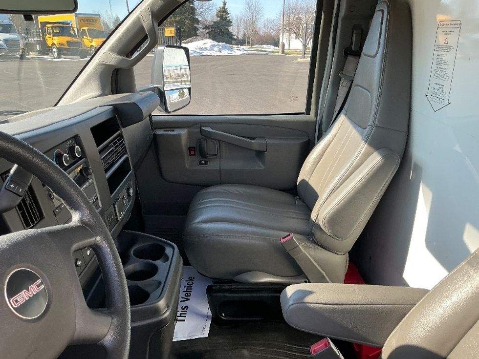 Light Duty Box Truck-Light and Medium Duty Trucks-GMC-2021-Savana G33903-South Bend-IN-84,777\n\t\tmiles-$ 30,250 - Image 19