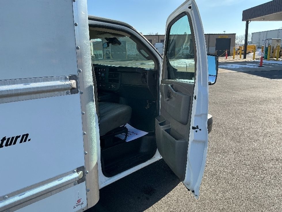 Light Duty Box Truck-Light and Medium Duty Trucks-GMC-2021-Savana G33903-South Bend-IN-84,777\n\t\tmiles-$ 30,250 - Image 20