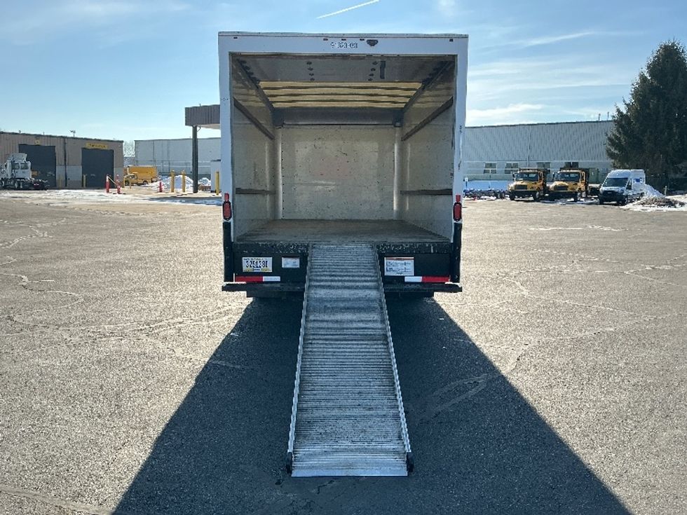 Light Duty Box Truck-Light and Medium Duty Trucks-GMC-2021-Savana G33903-South Bend-IN-84,777\n\t\tmiles-$ 30,250 - Image 9