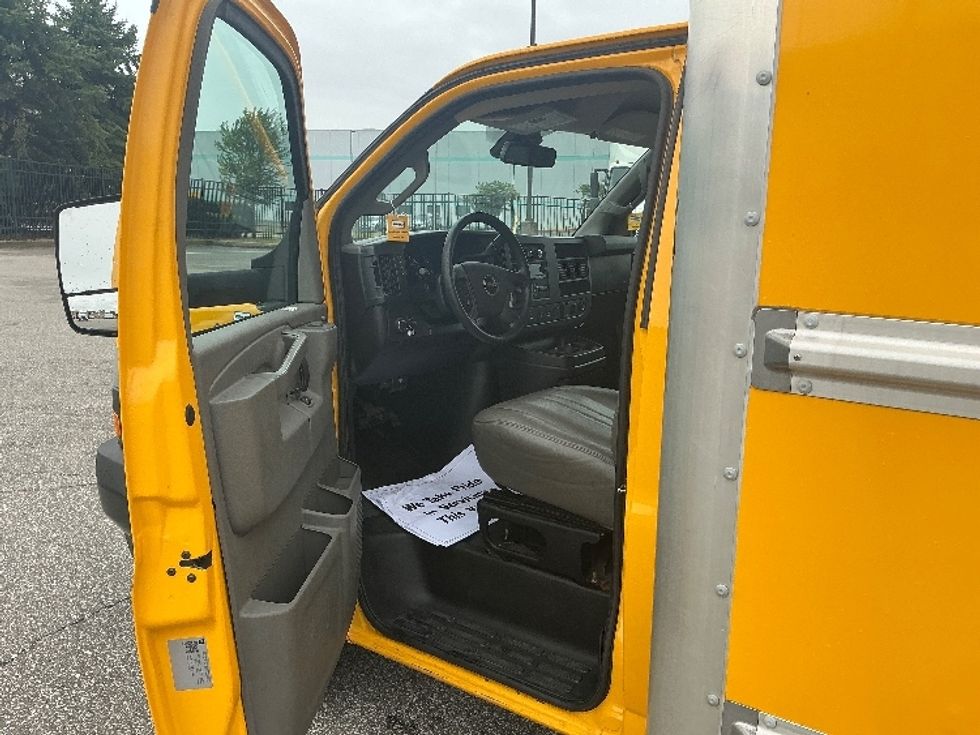 Light Duty Box Truck-Light and Medium Duty Trucks-GMC-2021-Savana G33903-South Bend-IN-86,713\n\t\tmiles-$ 25,750 - Image 16