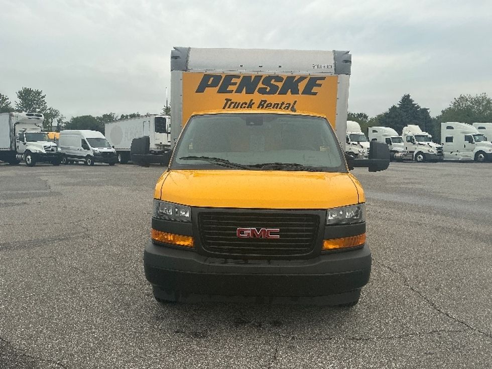 Light Duty Box Truck-Light and Medium Duty Trucks-GMC-2021-Savana G33903-South Bend-IN-86,713\n\t\tmiles-$ 25,750 - Image 2
