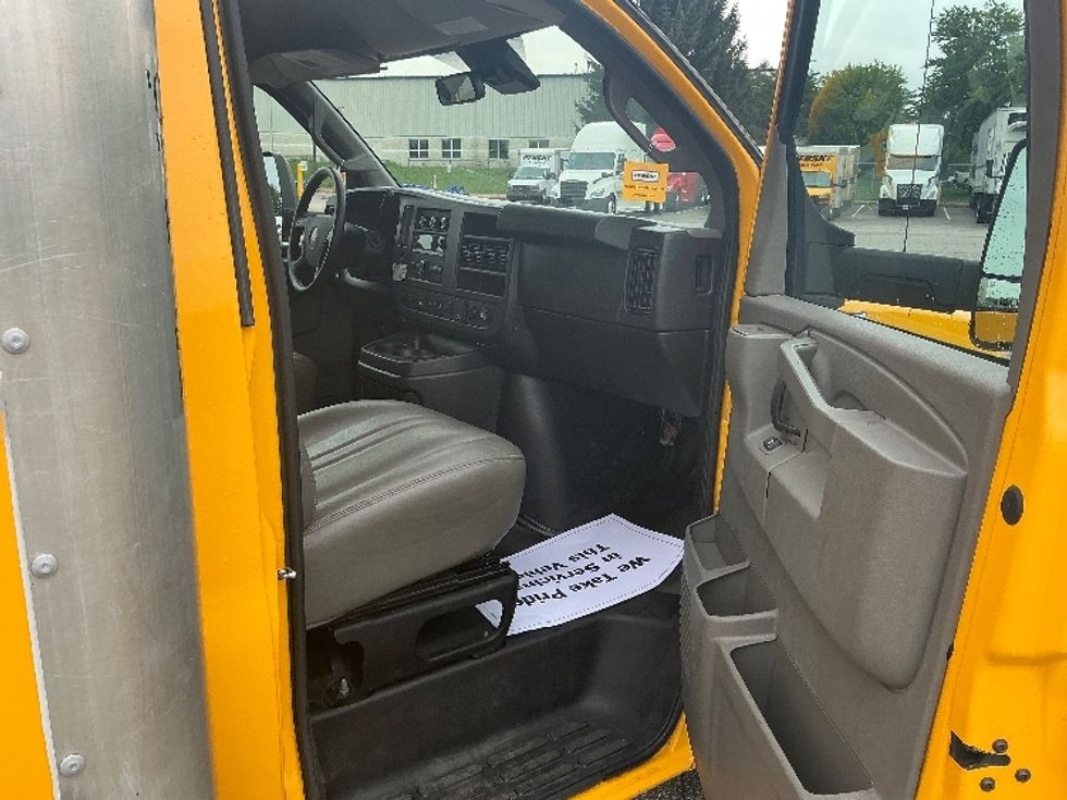 Light Duty Box Truck-Light and Medium Duty Trucks-GMC-2021-Savana G33903-South Bend-IN-86,713\n\t\tmiles-$ 25,750 - Image 20