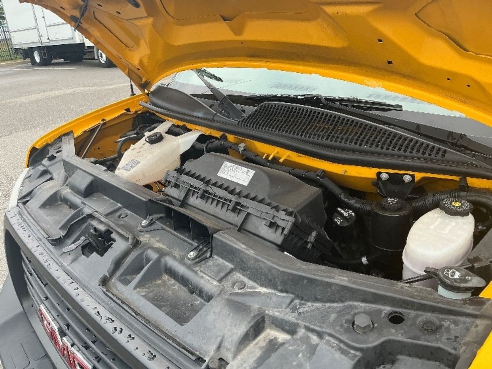 Light Duty Box Truck-Light and Medium Duty Trucks-GMC-2021-Savana G33903-South Bend-IN-86,713\n\t\tmiles-$ 25,750 - Image 24