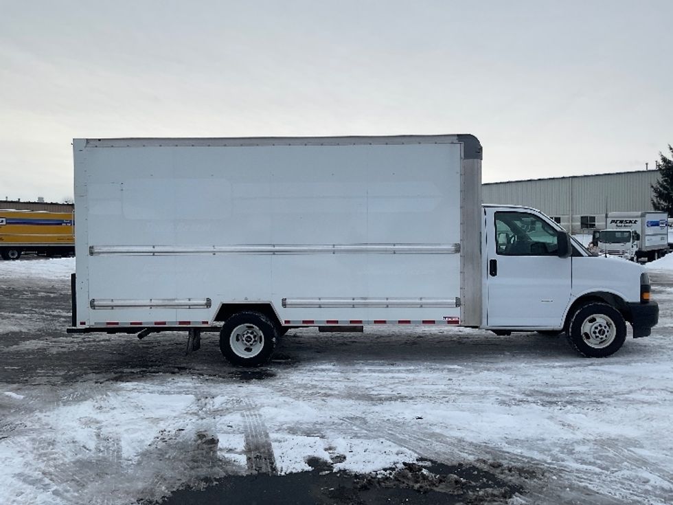 Light Duty Box Truck-Light and Medium Duty Trucks-GMC-2021-Savana G33903-South Bend-IN-93,343\n\t\tmiles-$ 29,250 - Image 15