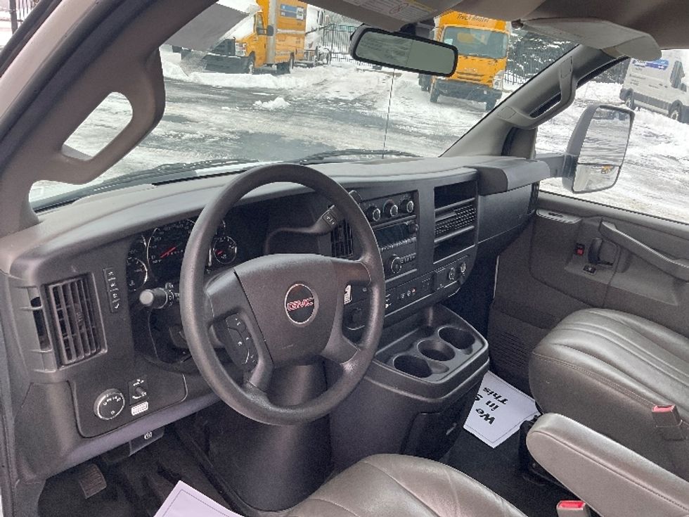 Light Duty Box Truck-Light and Medium Duty Trucks-GMC-2021-Savana G33903-South Bend-IN-93,343\n\t\tmiles-$ 29,250 - Image 17