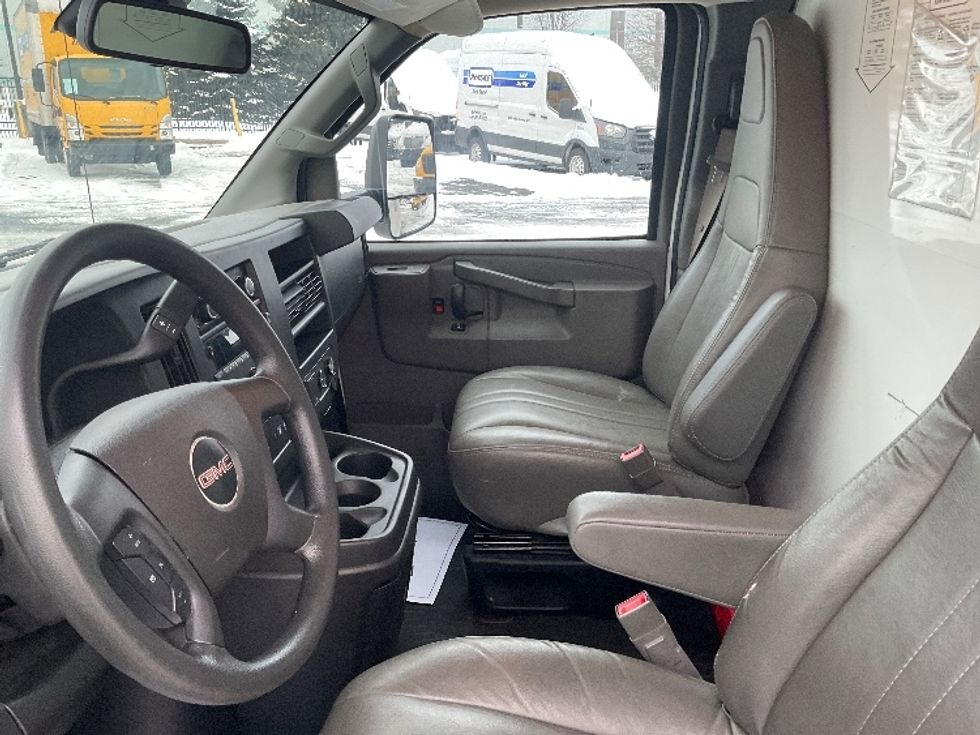 Light Duty Box Truck-Light and Medium Duty Trucks-GMC-2021-Savana G33903-South Bend-IN-93,343\n\t\tmiles-$ 29,250 - Image 19