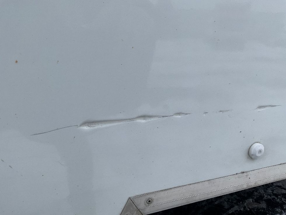 Light Duty Box Truck-Light and Medium Duty Trucks-GMC-2021-Savana G33903-South Bend-IN-93,343\n\t\tmiles-$ 29,250 - Image 29