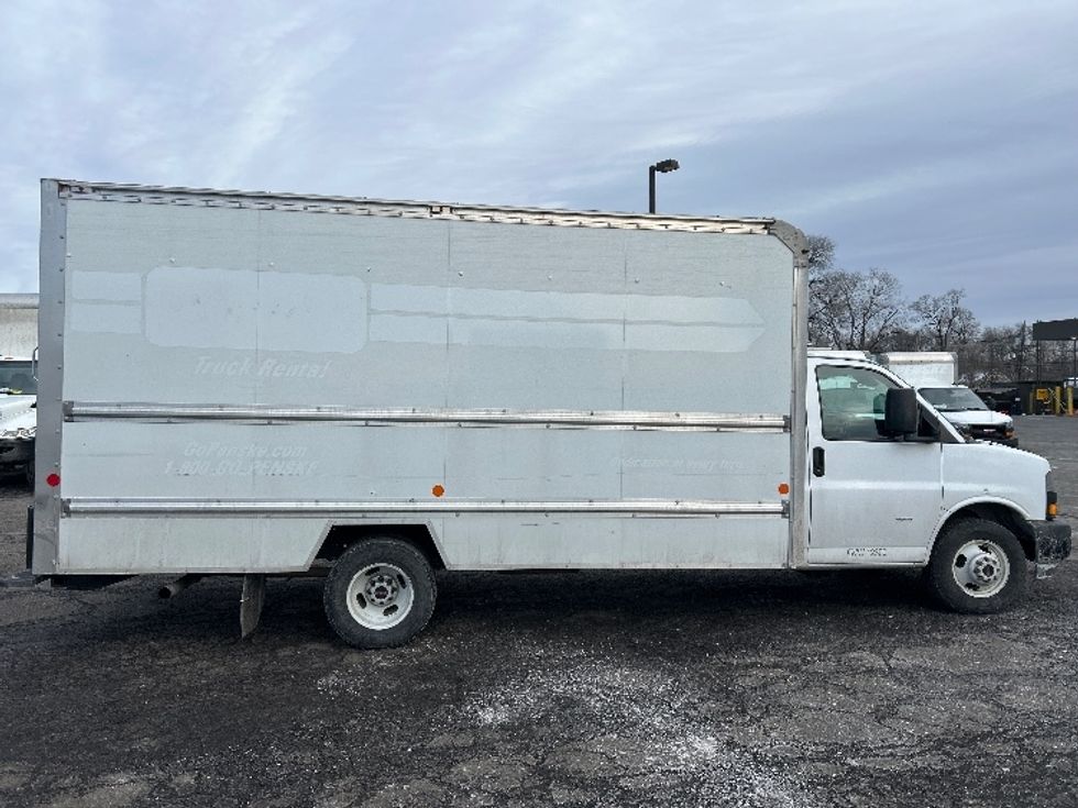 Light Duty Box Truck-Light and Medium Duty Trucks-GMC-2021-Savana G33903-South Plainfield-NJ-101,584\n\t\tmiles-$ 28,500 - Image 15