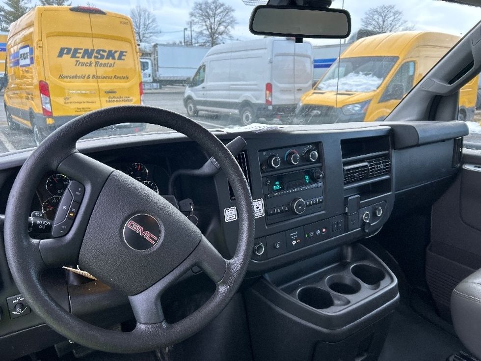 Light Duty Box Truck-Light and Medium Duty Trucks-GMC-2021-Savana G33903-South Plainfield-NJ-101,584\n\t\tmiles-$ 28,500 - Image 17